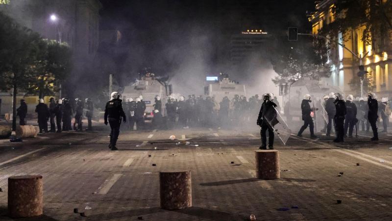 De ce nu trebuie să folosești apă după expunerea la spray paralizant. Ce recomandă specialiștii pentru calmarea arsurilor