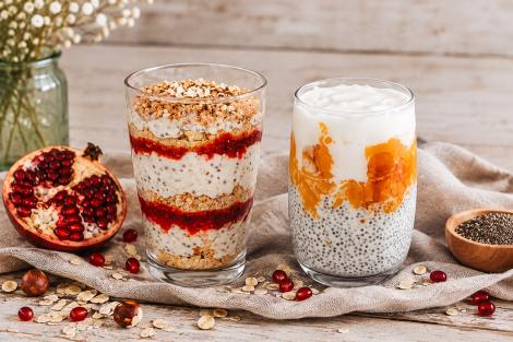 Ovăz lăsat peste noapte sau budincă de chia? Care este mai bună pentru scăderea colesterolului, potrivit nutriționiștilor