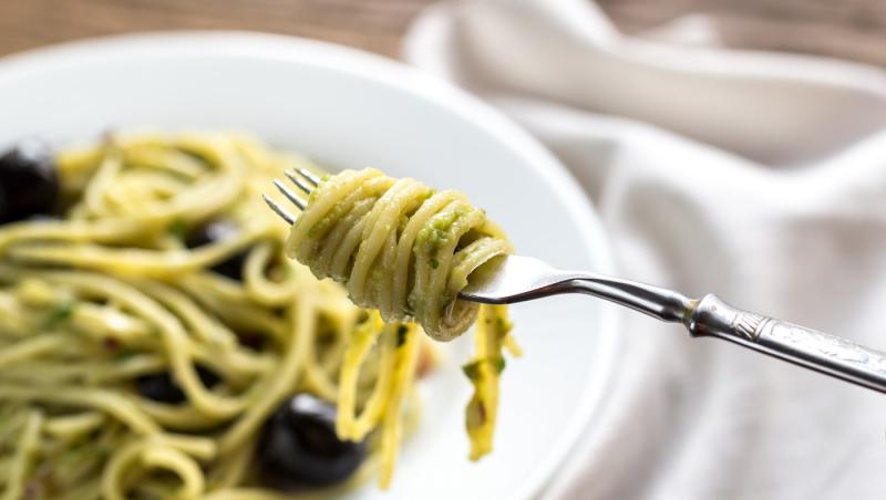 De ce lingura pentru spaghete are o gaură în mijloc. Funcția surprinzătoare pe care puțini o cunosc
