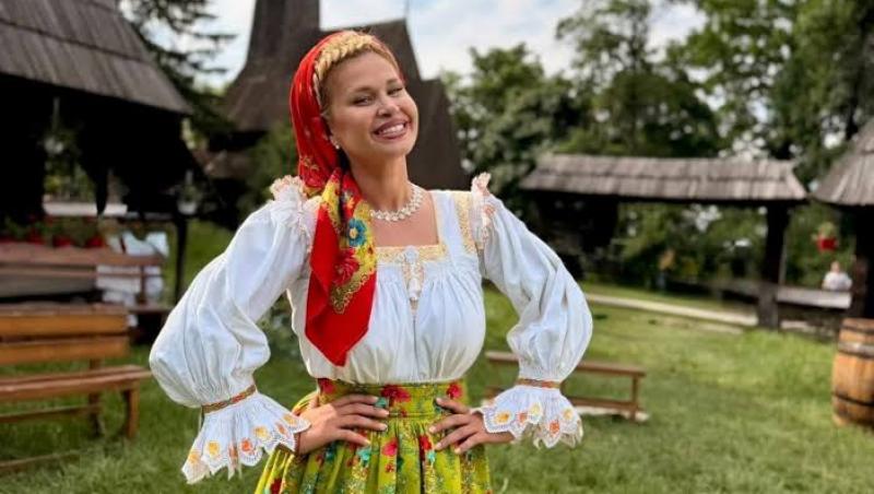 Cum a arătat Oana Tomoiagă de la Asia Express în rochie de mireasă. Cine au fost nașii artistei la nunta cu 1.000 de invitați