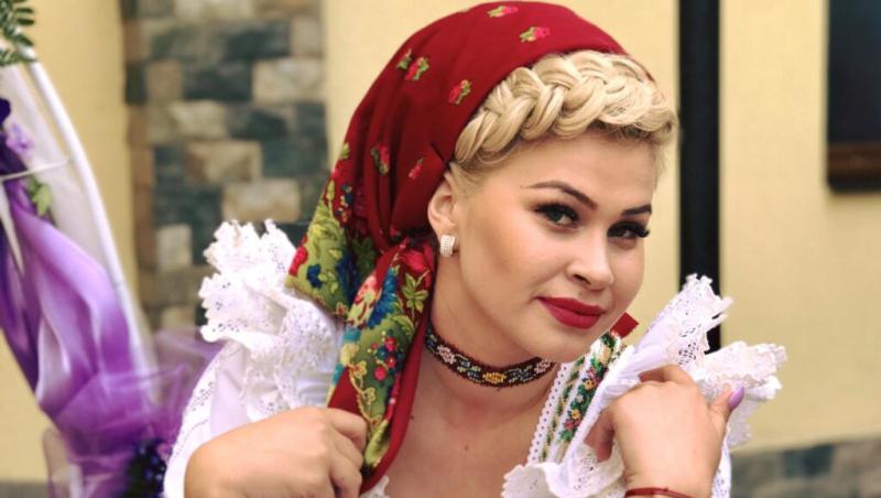 Cum a arătat Oana Tomoiagă de la Asia Express în rochie de mireasă. Cine au fost nașii artistei la nunta cu 1.000 de invitați