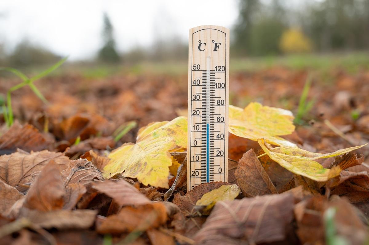 Dimineți reci și după-amiezi cu temperaturi de vară &icirc;n Rom&acirc;nia. Unde vor fi diferențe de peste 20 de grade &icirc;n aceeași zi