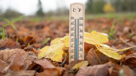 Dimineți reci și după-amiezi cu temperaturi de vară &icirc;n Rom&acirc;nia. Unde vor fi diferențe de peste 20 de grade &icirc;n aceeași zi