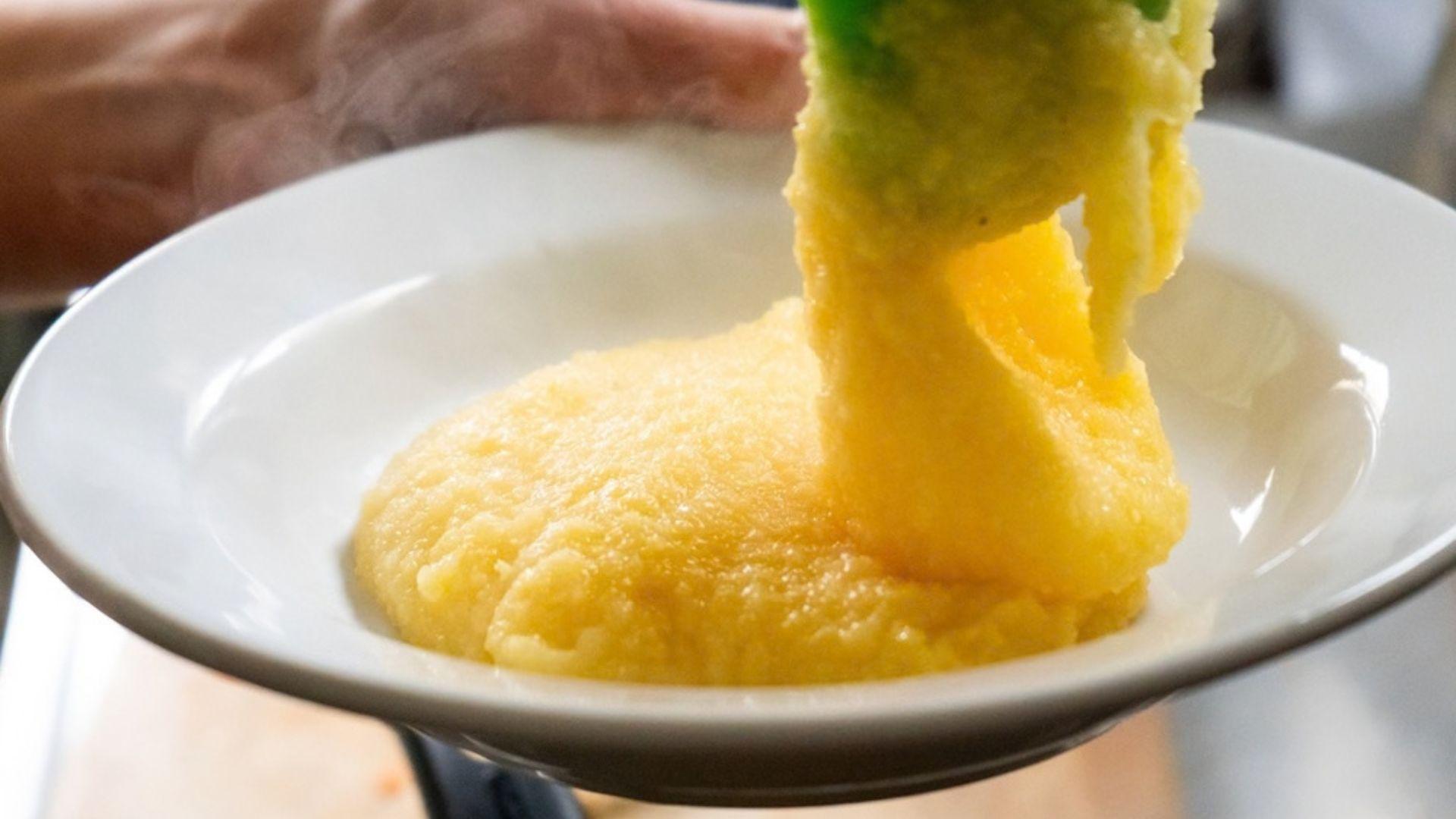 C&acirc;te calorii are o porție de mămăligă. Este sau nu mai dietetică dec&acirc;t p&acirc;inea