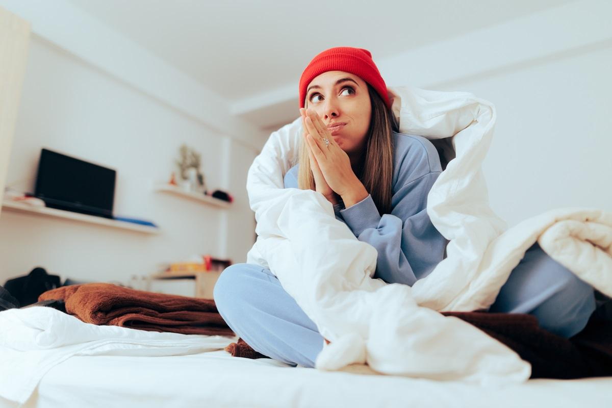 Ce se &icirc;nt&acirc;mplă c&acirc;nd simți &bdquo;frigul &icirc;n oase&rdquo;, de fapt. Experții au descoperit ce se &icirc;nt&acirc;mplă &icirc;n corp, de fapt