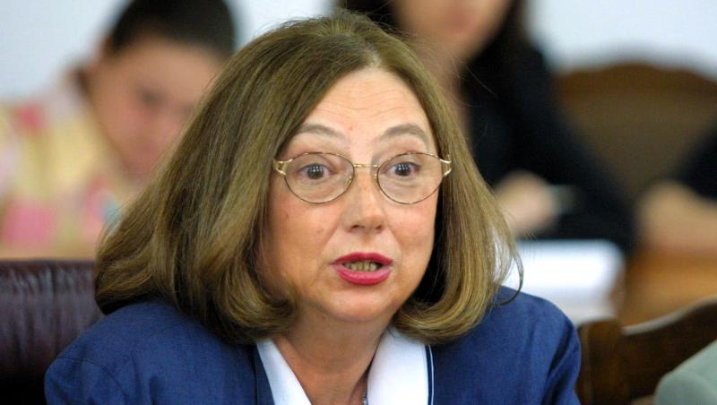 Marius Calotă, surprins alături de o doamnă mai în vârstă cunoscută, la 2 luni de la moartea Rodicăi Stănoiu