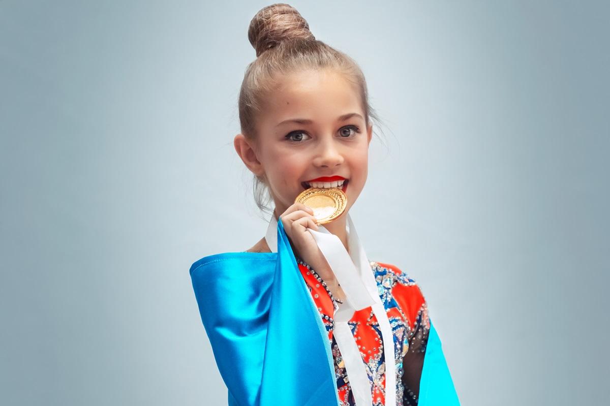 De ce &icirc;și mușcă olimpicii medaliile. Tradiția e mai nouă dec&acirc;t cred mulți