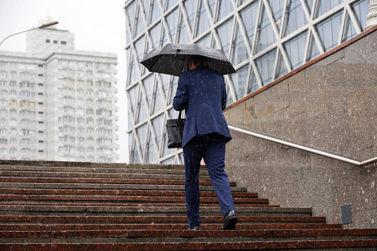 Ce e &bdquo;ploaia de s&acirc;nge&rdquo; și de ce apare &icirc;n Europa. Experții au dezvăluit adevărul despre fenomenul rar