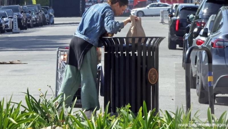 A fost o mare frumusețe de la Hollywood, dar a ajuns să caute prin tomberoane. Imagini îngrijorătoare cu vedeta care făcea furori