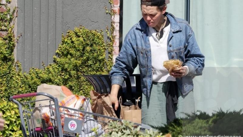 A fost o mare frumusețe de la Hollywood, dar a ajuns să caute prin tomberoane. Imagini îngrijorătoare cu vedeta care făcea furori