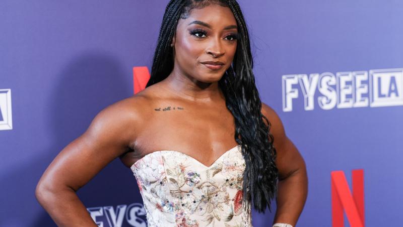 Simone Biles, schimbarea de look cu care și-a surprins fanii! Cum arată gimnasta după ce s-a făcut blondă și și-a pus silicoane