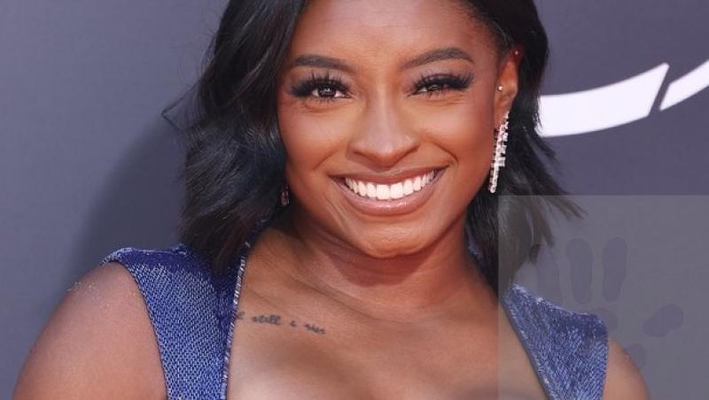 Simone Biles, schimbarea de look cu care și-a surprins fanii! Cum arată gimnasta după ce s-a făcut blondă și și-a pus silicoane