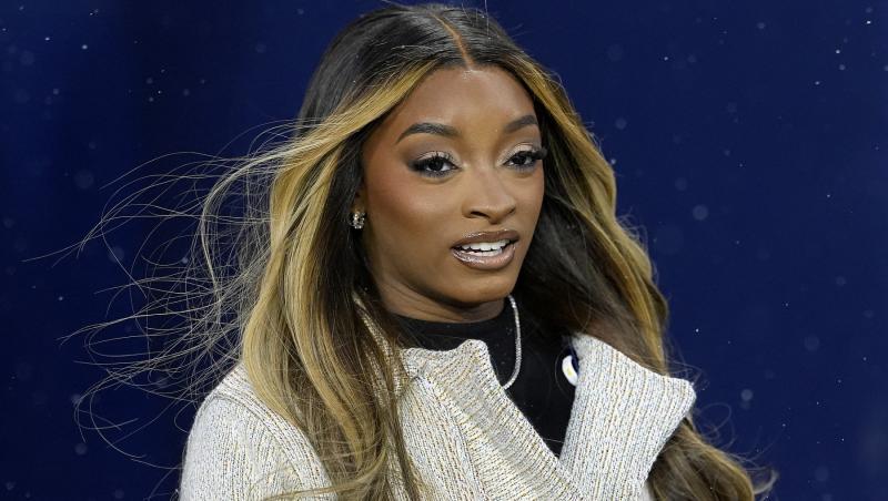 Simone Biles, schimbarea de look cu care și-a surprins fanii! Cum arată gimnasta după ce s-a făcut blondă și și-a pus silicoane