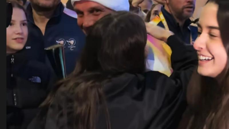 Cristian Chivu a purtat torța olimpică pe străzile din Milano. Cum au apărut Adelina Chivu și fiicele lor în timpul momentului