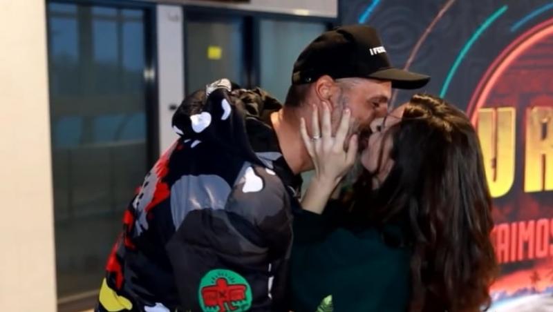 Cum arată soția lui CAV, fostul concurent de la Survivor România 2026. Mihaela a făcut un gest neașteptat în aeroport