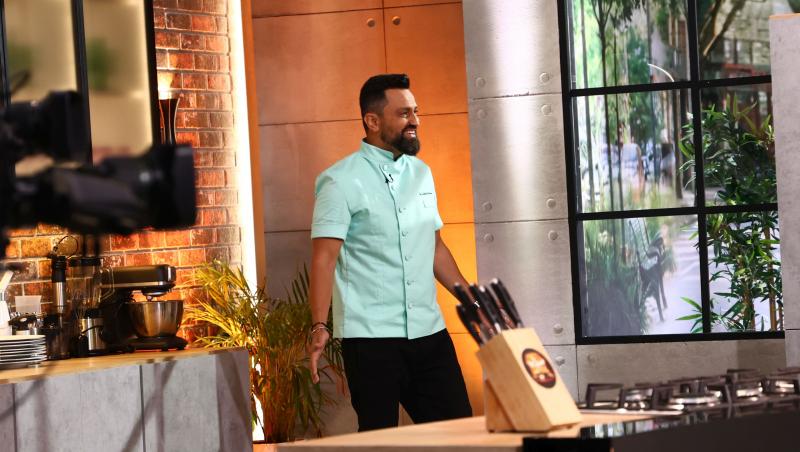 Diseară, premiera sezonului 17 Chefi la cuțite. Jurații gătesc în casă nouă, iar Raluca Bădulescu vine la degustarea amuletei