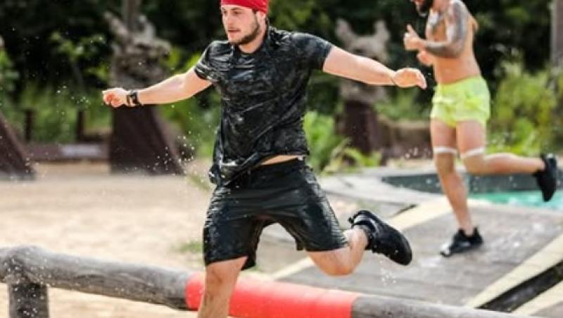Aris Eram din tribul Faimoșilor a renunțat pentru prima dată la tricou în timpul competiției. Cum arată concurentul Survivor