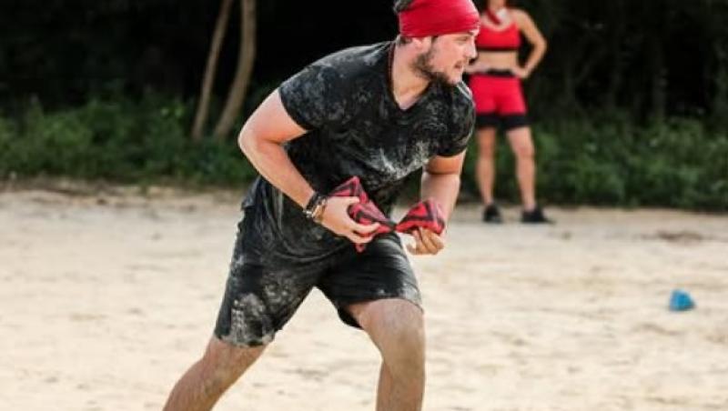 Aris Eram din tribul Faimoșilor a renunțat pentru prima dată la tricou în timpul competiției. Cum arată concurentul Survivor