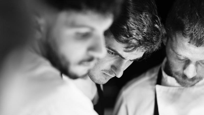 Luca Zvaleni, câștigătorul sezonului 16 Chefi la cuțite, a început stagiul la Retroscena, alături de Chef Richard Abou Zaki