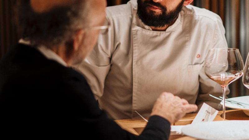 Premieră Chefi la cuțite: doi câștigători ai show-ului culinar au gătit cu Chef Richard Abou Zaki la un eveniment la Retroscena