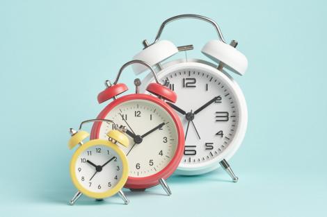 Medicii avertizează că ora de vară aduce schimbări &icirc;n corp. Mai puțin somn și mai multă lumină seara