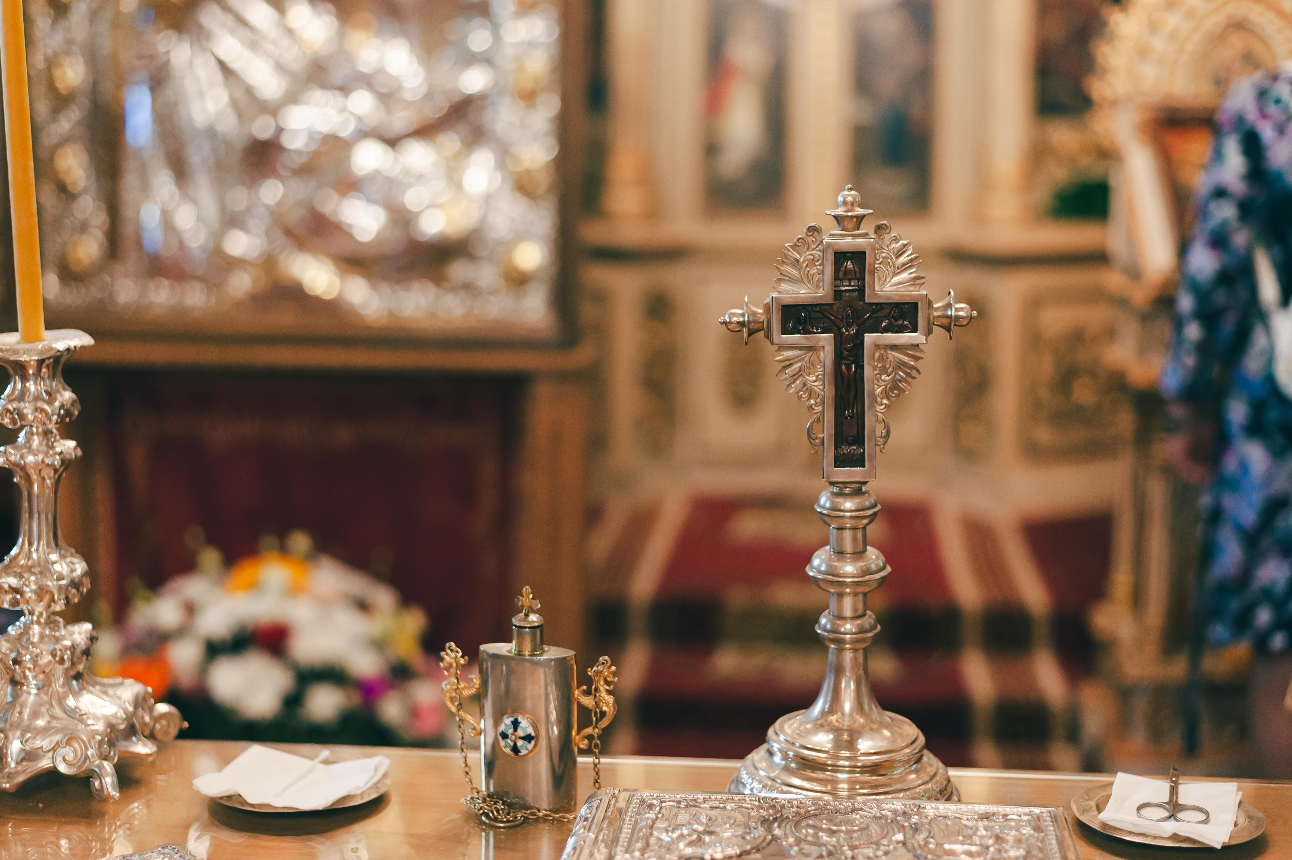 Calendarul ortodox pentru luna martie 2026. C&acirc;nd pică sărbătorile cu cruce roșie