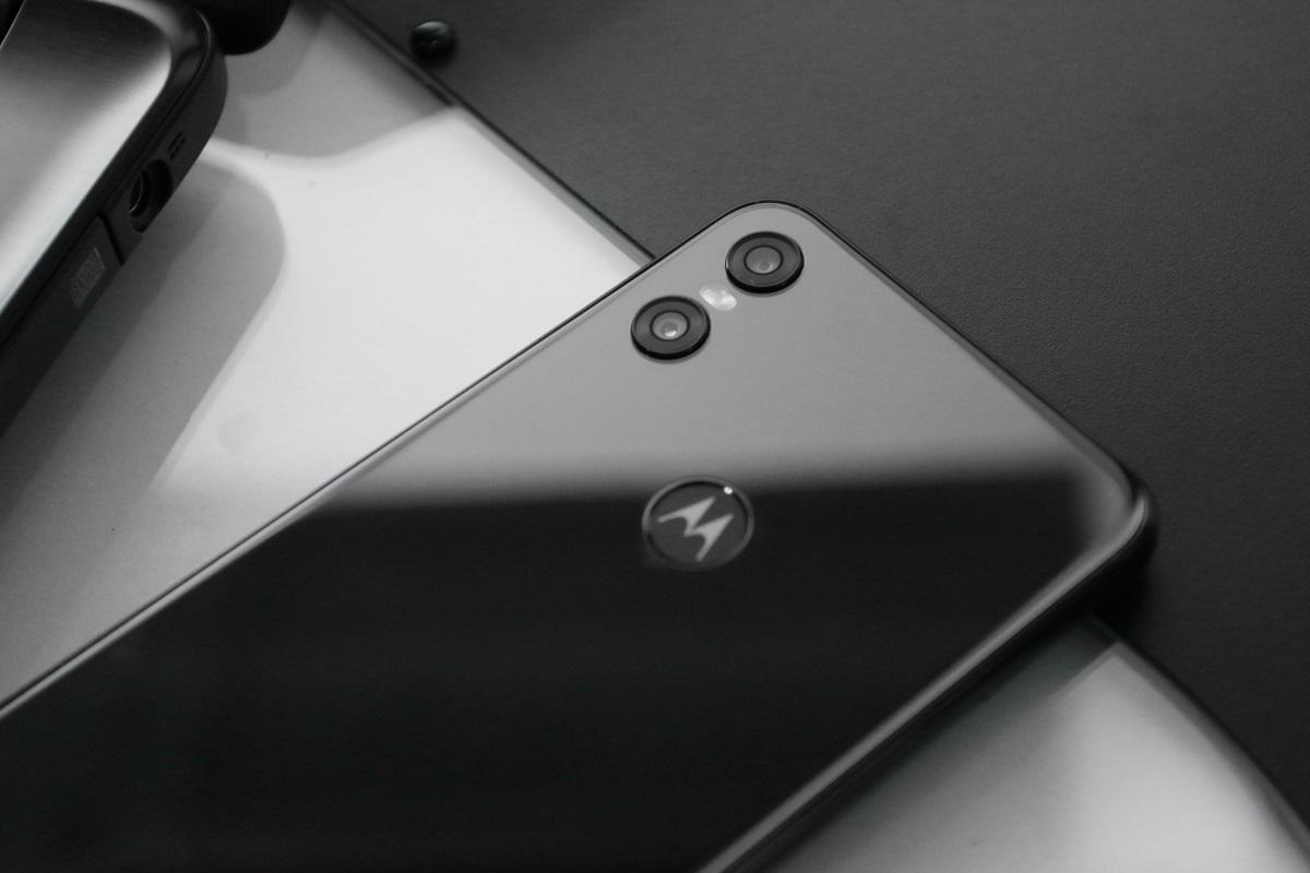 Motorola a dezvăluit Razr Fold la MWC 2026. Cum arată are noul smartphone pliabil