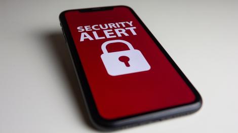 Avertisment urgent pentru utilizatorii iPhone. &Icirc;nșelătoria &bdquo;sofisticată&rdquo; care le poate goli conturile