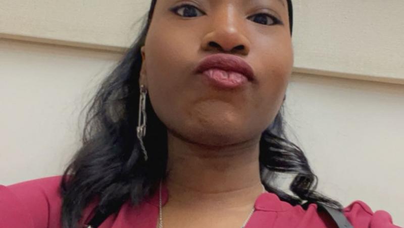 Milk Luv, femeia în vârstă de 20 de ani care se crede câine. Cum arată după transformare și ce a dezvăluit despre viața ei