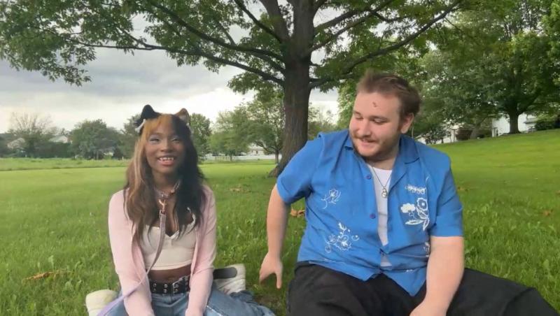 O tânără de 20 de ani se crede câine și va fi supusă unei operații de 640 de dolari pentru a-și pune colți. Cum arată