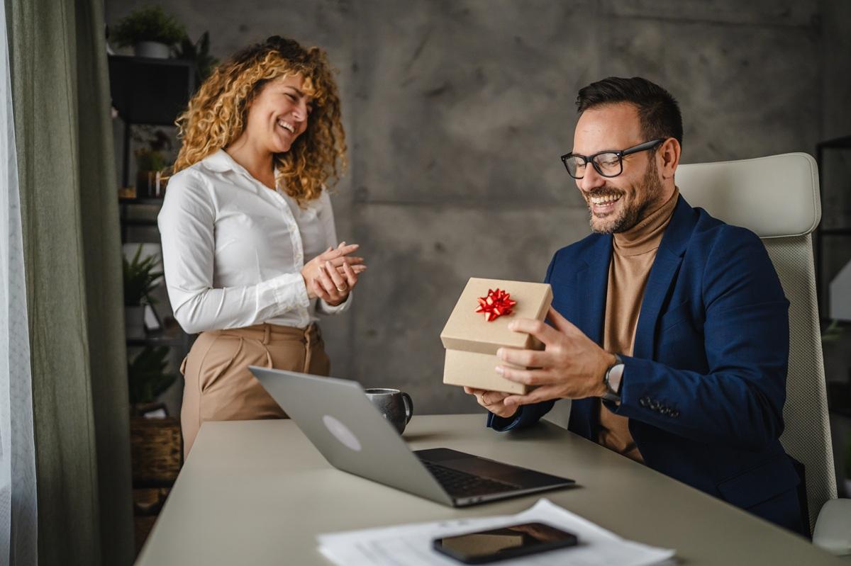 C&acirc;nd se sărbătorește Ziua Bărbatului &icirc;n Rom&acirc;nia. Motivul pentru care este asociată cu data de 9 martie