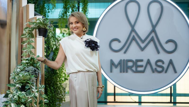 Cine e și cum arată Alina Petre, partenerea lui Adrian Velea de la Acces Direct. Cei doi vor prezenta împreună emisiunea