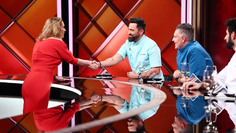 Chefi la cuțite, 1 aprilie 2026. Elena Lasconi a dat verdictul! Cine a câștigat ultima bombă cu amulete: „Absolut nebun!”