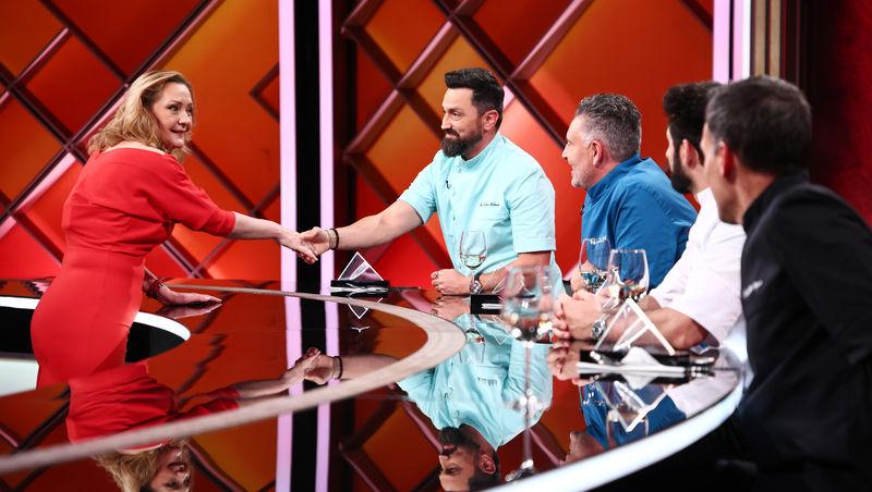 Chefi la cuțite, 1 aprilie 2026. Elena Lasconi a dat verdictul! Cine a câștigat ultima bombă cu amulete: „Absolut nebun!”