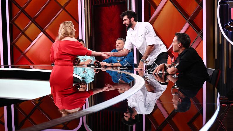 Chefi la cuțite, 1 aprilie 2026. Elena Lasconi a dat verdictul! Cine a câștigat ultima bombă cu amulete: „Absolut nebun!”
