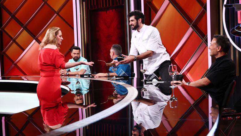 Chefi la cuțite, 1 aprilie 2026. Elena Lasconi a dat verdictul! Cine a câștigat ultima bombă cu amulete: „Absolut nebun!”