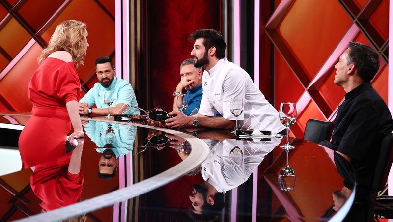 Chefi la cuțite, 1 aprilie 2026. Elena Lasconi a dat verdictul! Cine a câștigat ultima bombă cu amulete: „Absolut nebun!”