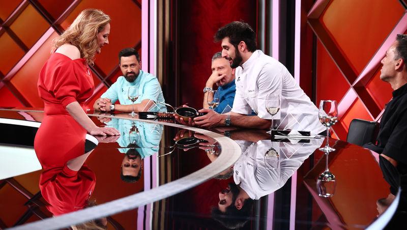 Chefi la cuțite, 1 aprilie 2026. Elena Lasconi a dat verdictul! Cine a câștigat ultima bombă cu amulete: „Absolut nebun!”