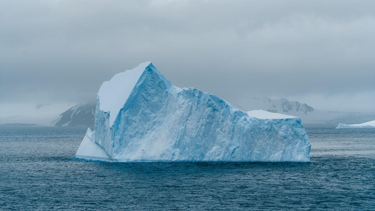 Experții au descoperit o insulă secretă &icirc;n &bdquo;zona periculoasă&rdquo; din Antarctica. Cum a rămas ascunsă p&acirc;nă acum