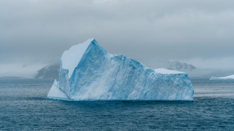 Experții au descoperit o insulă secretă &icirc;n &bdquo;zona periculoasă&rdquo; din Antarctica. Cum a rămas ascunsă p&acirc;nă acum