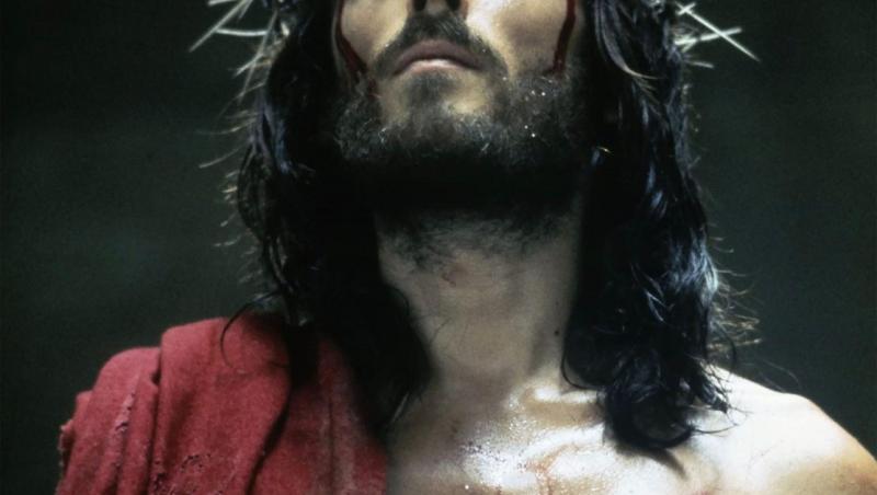 Cum arată Robert Powell la 81 de ani. Rolul din Iisus din Nazaret i-a schimbat viața