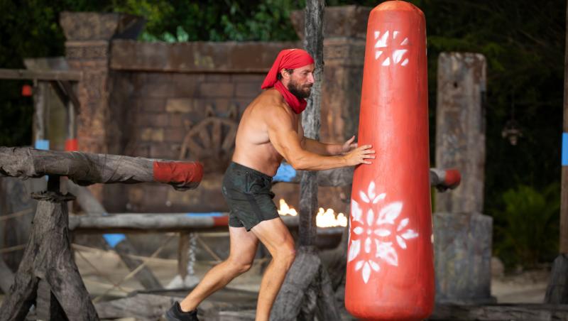 Survivor, 12 aprilie 2026. Ce concurent a fost eliminat după duel și ce anunț complet neașteptat a făcut Adi Vasile