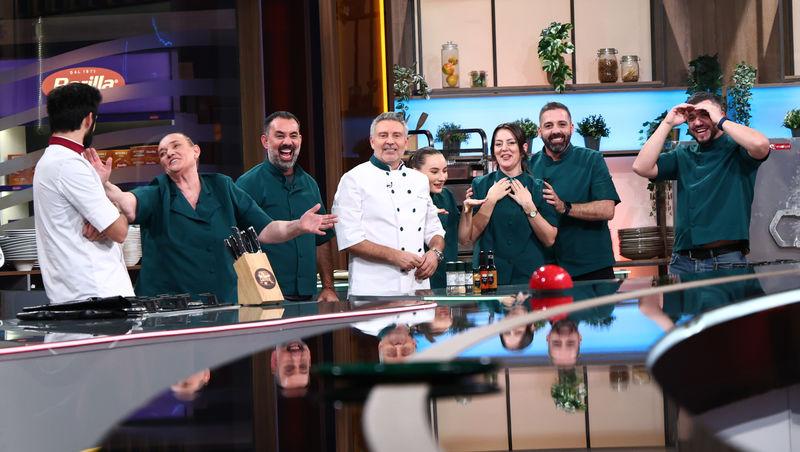 Chefi la cuțite, 13 aprilie 2026. Cine a câștigat primul battle al sezonului 17. Chef Richard Abou Zaki a confiscat farfurii