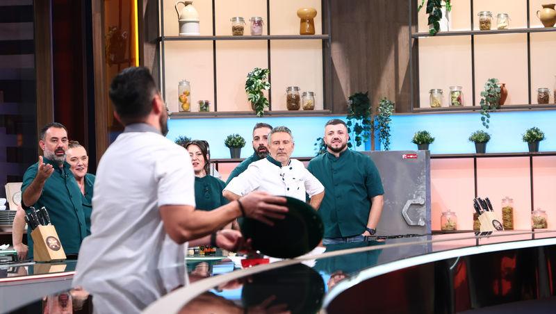 Chefi la cuțite, 13 aprilie 2026. Cine a câștigat primul battle al sezonului 17. Chef Richard Abou Zaki a confiscat farfurii