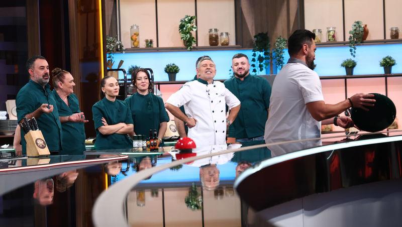 Chefi la cuțite, 13 aprilie 2026. Cine a câștigat primul battle al sezonului 17. Chef Richard Abou Zaki a confiscat farfurii