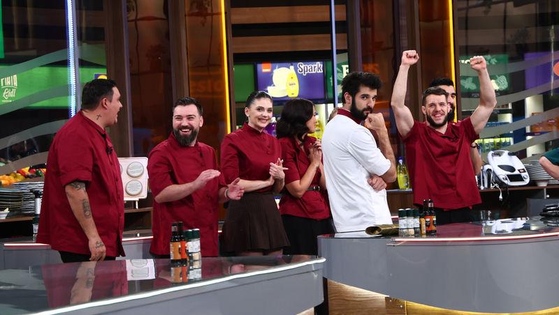 Chefi la cuțite, 13 aprilie 2026. Cine a câștigat primul battle al sezonului 17. Chef Richard Abou Zaki a confiscat farfurii