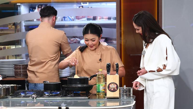 Chefi la cuțite, 13 aprilie 2026. Surpriză pentru chefi la prima degustare. Ce au putut să găsească sub cloșuri: „Nu pot să văd!”