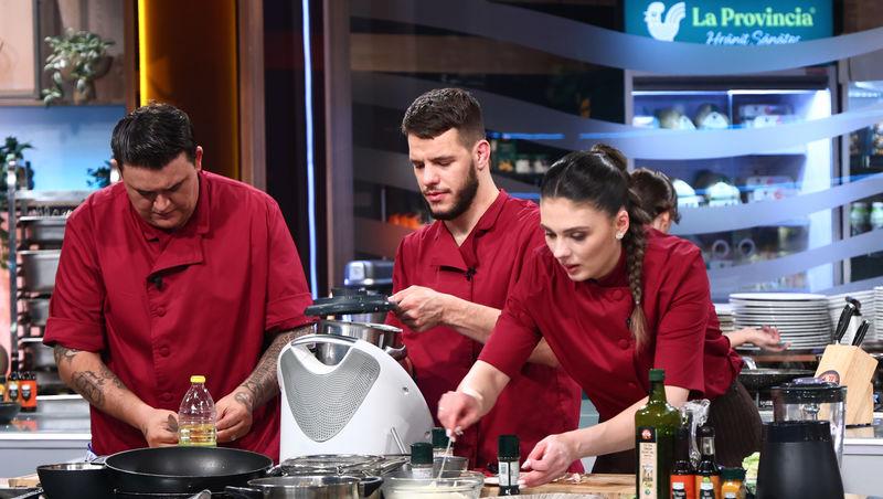 Chefi la cuțite, 13 aprilie 2026. Surpriză pentru chefi la prima degustare. Ce au putut să găsească sub cloșuri: „Nu pot să văd!”