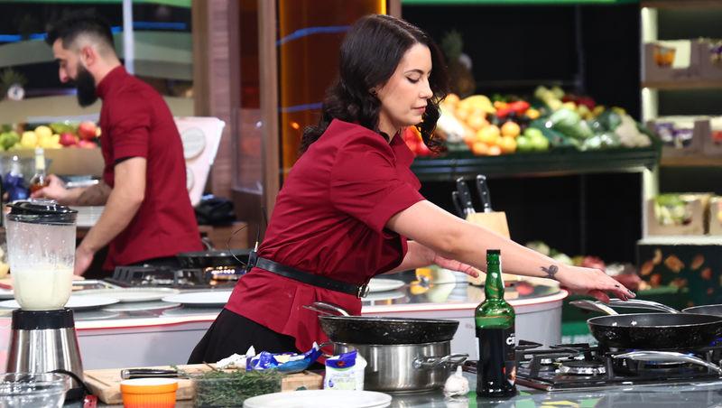 Chefi la cuțite, 13 aprilie 2026. Surpriză pentru chefi la prima degustare. Ce au putut să găsească sub cloșuri: „Nu pot să văd!”