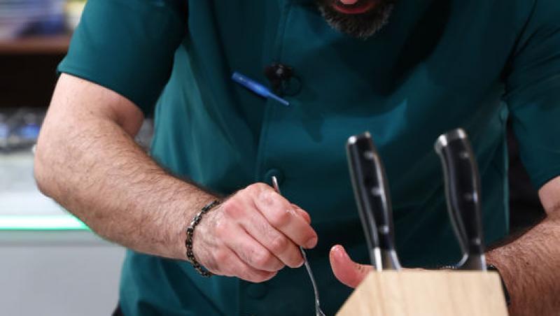 Chefi la cuțite, 13 aprilie 2026. Surpriză pentru chefi la prima degustare. Ce au putut să găsească sub cloșuri: „Nu pot să văd!”